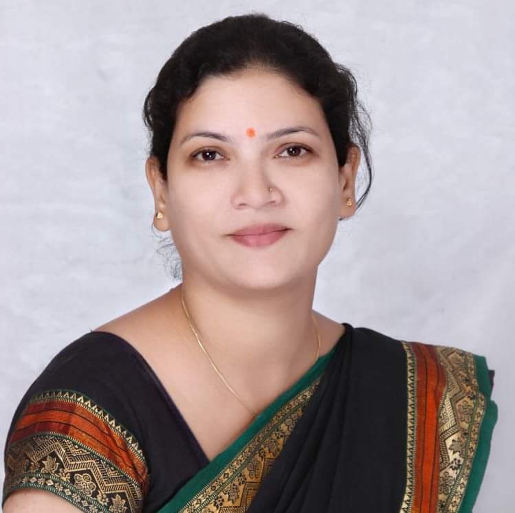 श्रीमती मीना पूड़के